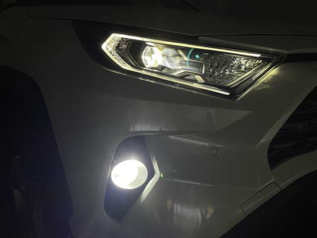 トヨタ ＲＡＶ４ ハイブリットG 群馬県 2021(令3)年 3.5万km ホワイトパールクリスタルシャイン 純正9インチディスプレイオーディオ/・AM/FM/USB/Bluetooth/AppleCarPlay/AndroidAuto/フルセグTV/パノラミックビューモニター/パワーバックドア/トヨタセーフティセンス/・プリクラッシュセーフティシステム/・レーントレーシングアシスト/・アダプティブハイビームシステム/・レーダークルーズコントロール/ブラインドスポットモニター/パーキングサポートブレーキ(前後静止物/後方接近車両)/先行車発進告知機能/前席シートヒーター/ステアリングヒーター/運転席パワーシート/メモリー機能付き