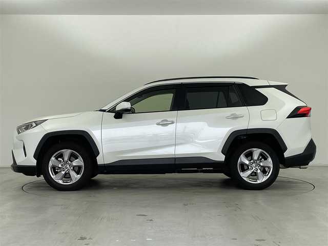 トヨタ ＲＡＶ４ ハイブリットG 群馬県 2021(令3)年 3.5万km ホワイトパールクリスタルシャイン 純正9インチディスプレイオーディオ/・AM/FM/USB/Bluetooth/AppleCarPlay/AndroidAuto/フルセグTV/パノラミックビューモニター/パワーバックドア/トヨタセーフティセンス/・プリクラッシュセーフティシステム/・レーントレーシングアシスト/・アダプティブハイビームシステム/・レーダークルーズコントロール/ブラインドスポットモニター/パーキングサポートブレーキ(前後静止物/後方接近車両)/先行車発進告知機能/前席シートヒーター/ステアリングヒーター/運転席パワーシート/メモリー機能付き