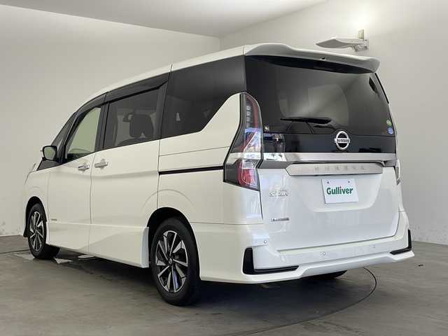 日産 セレナ ハイウェイスター 兵庫県 2019(令1)年 2.3万km ブリリアントホワイトパール ・純正メモリナビ（MJ119D-W）/　Bluetoothオーディオ/　CD/DVD再生/　AUX接続/　フルセグテレビ/・アラウンドビューモニター/・クルーズコントロール/・エマージェンシーブレーキ/・車線逸脱警報/・車線逸脱防止支援/・ブラインドスポットモニター/・ふらつき警報/・クリアランスソナー/・三列シート/・ウォークスルー/・純正フロアマット/・両側パワースライドドア/・革巻きステアリング/・ステアリングリモコン/・純正16インチアルミホイール/・ABS/・横滑り防止機能/・前後コーナーセンサー/・盗難防止装置/・オートライト/・LEDヘッドライト/・アイドリングストップ/・W＋サイドエアバック/・カーテンエアバック/・スマートキー/・Wオートエアコン/・取扱説明書