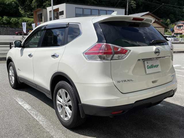 日産 エクストレイル ハイブリッド 20X エマージェンシーブレーキ 岐阜県 2015(平27)年 9.9万km ブリリアントホワイトパール ワンオーナー/4WD/純正ナビ/【CD.DVD.TV．Bluetooth．AM/FMラジオ】/アラウンドビューモニター/バックカメラ/スマートキー/クルーズコントロール/ダウンヒルアシストコントロール/ETC/ドライブレコーダー/純正アルミホイール/シートヒーター/LEDライト/オートライト/フォグライト/電格ウィンカーミラー/純正フロアマット/取扱説明書/保証書/スペアキー