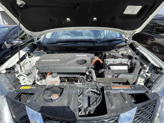 日産 エクストレイル ハイブリッド 20X エマージェンシーブレーキ 岐阜県 2015(平27)年 9.9万km ブリリアントホワイトパール ワンオーナー/4WD/純正ナビ/【CD.DVD.TV．Bluetooth．AM/FMラジオ】/アラウンドビューモニター/バックカメラ/スマートキー/クルーズコントロール/ダウンヒルアシストコントロール/ETC/ドライブレコーダー/純正アルミホイール/シートヒーター/LEDライト/オートライト/フォグライト/電格ウィンカーミラー/純正フロアマット/取扱説明書/保証書/スペアキー