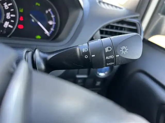 トヨタ ヴォクシー ハイブリッド ZS 煌Ⅲ 鹿児島県 2020(令2)年 4.6万km ホワイトパールクリスタルシャイン トヨタセーフティセンス/-先行車発信告知機能/-インテリジェントクリアランスソナー/-クルーズコントロール/純正SDナビ/（CD/DVD/Bluetooth/フルセグTV）/バックカメラ/両側パワースライドドア/クルーズコントロール/LEDヘッドライト/前席シートヒーター/純正16インチアルミホイール/アイドリングストップ/スマートキー/ビルトインETC2.0
