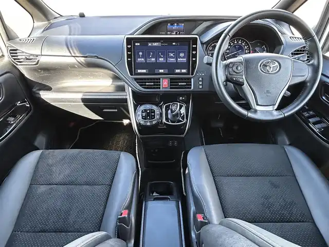 トヨタ ヴォクシー ハイブリッド ZS 煌Ⅲ 鹿児島県 2020(令2)年 4.6万km ホワイトパールクリスタルシャイン トヨタセーフティセンス/-先行車発信告知機能/-インテリジェントクリアランスソナー/-クルーズコントロール/純正SDナビ/（CD/DVD/Bluetooth/フルセグTV）/バックカメラ/両側パワースライドドア/クルーズコントロール/LEDヘッドライト/前席シートヒーター/純正16インチアルミホイール/アイドリングストップ/スマートキー/ビルトインETC2.0