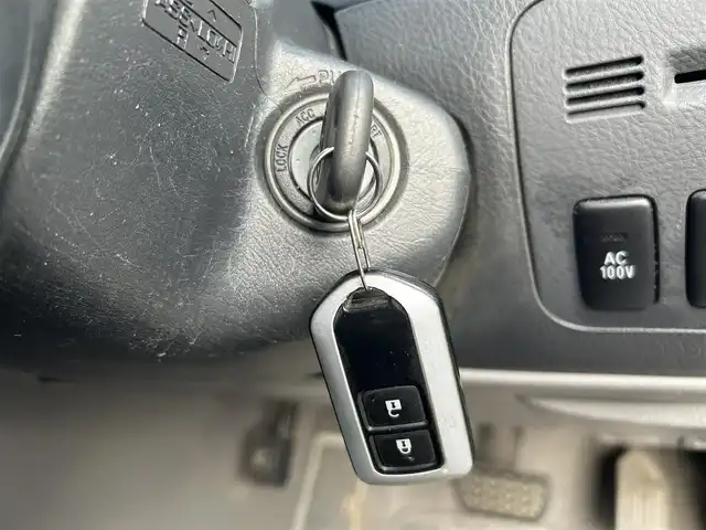 トヨタ アルファード Ｖ AS 愛知県 2005(平17)年 7.9万km ブラックマイカ ワンオーナー/純正HDDナビ(FM/AM/CD/DVD/MD/アナログ)/サンルーフ/純正フリップダウンモニター/バックカメラ/100V充電/両側パワースライドドア/HIDヘッドライト/フォグランプ/純正AW17インチ/電動格納ミラー/純正エアロ/純正フロアマット/リモコンキー・スペアキー１本/ステアリングリモコン/ハンズフリー/ABS/取扱説明書・保証書