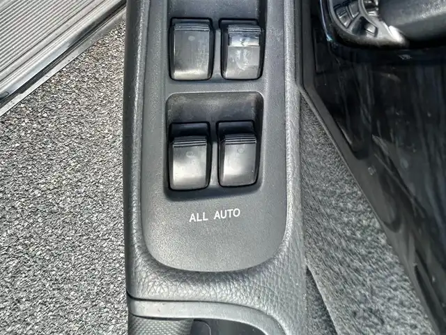 トヨタ アルファード Ｖ AS 愛知県 2005(平17)年 7.9万km ブラックマイカ ワンオーナー/純正HDDナビ(FM/AM/CD/DVD/MD/アナログ)/サンルーフ/純正フリップダウンモニター/バックカメラ/100V充電/両側パワースライドドア/HIDヘッドライト/フォグランプ/純正AW17インチ/電動格納ミラー/純正エアロ/純正フロアマット/リモコンキー・スペアキー１本/ステアリングリモコン/ハンズフリー/ABS/取扱説明書・保証書