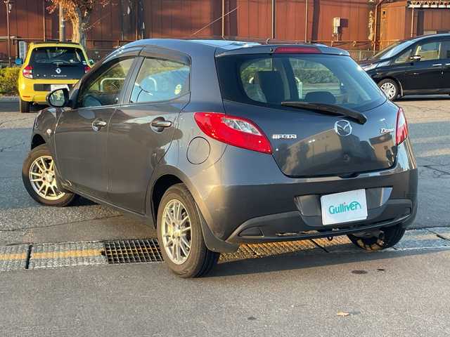 マツダ デミオ 13C 新潟県 2013(平25)年 5.2万km メテオグレーマイカ