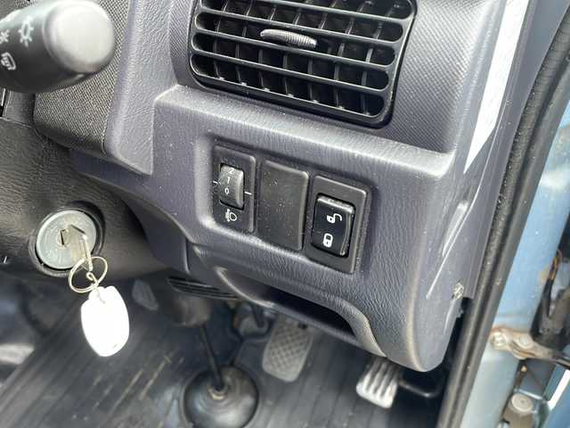 スバル サンバー トランスポーター 福井県 2010(平22)年 3.9万km アジュールブルーパール 登録時走行距離３８１５７ｋｍ/ワンオーナー/ハイルーフ/４WD/５MT/集中ドアロック/スライドドア/パワーウィンドウ/パワーステアリング/エアコン/保証書/取扱説明書