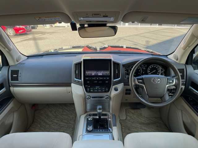 トヨタ ランドクルーザー AX 神奈川県 2018(平30)年 5万km ブラック ワンオーナー/4WD/純正SDナビ/・DTV/CD/DVD/BR/BT/全方位カメラ/クリアランスソナー/ビルトインETC2.0/前方ドライブレコーダー/トヨタセーフティセンス/・プリクラッシュセーフティ/・レーンデパーチャーアラート/・レーダークルーズコントロール/・オートマチックハイビーム/ブラインドスポットモニター/純正18インチAW/オートライト/純正LEDヘッドライト/フォグランプ/センターデフロック/プッシュEgスタート/ストップ/スマートキー×2/ドアバイザー/純正フロアマット/ターンランプ付き電動格納ドアミラー/取扱説明書/ナビ取扱説明書/新車時保証書