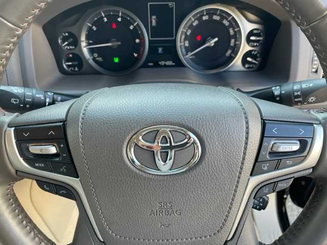 トヨタ ランドクルーザー AX 神奈川県 2018(平30)年 5万km ブラック ワンオーナー/4WD/純正SDナビ/・DTV/CD/DVD/BR/BT/全方位カメラ/クリアランスソナー/ビルトインETC2.0/前方ドライブレコーダー/トヨタセーフティセンス/・プリクラッシュセーフティ/・レーンデパーチャーアラート/・レーダークルーズコントロール/・オートマチックハイビーム/ブラインドスポットモニター/純正18インチAW/オートライト/純正LEDヘッドライト/フォグランプ/センターデフロック/プッシュEgスタート/ストップ/スマートキー×2/ドアバイザー/純正フロアマット/ターンランプ付き電動格納ドアミラー/取扱説明書/ナビ取扱説明書/新車時保証書