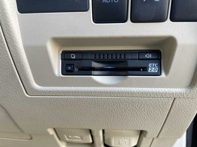 トヨタ ランドクルーザー AX 神奈川県 2018(平30)年 5万km ブラック ワンオーナー/4WD/純正SDナビ/・DTV/CD/DVD/BR/BT/全方位カメラ/クリアランスソナー/ビルトインETC2.0/前方ドライブレコーダー/トヨタセーフティセンス/・プリクラッシュセーフティ/・レーンデパーチャーアラート/・レーダークルーズコントロール/・オートマチックハイビーム/ブラインドスポットモニター/純正18インチAW/オートライト/純正LEDヘッドライト/フォグランプ/センターデフロック/プッシュEgスタート/ストップ/スマートキー×2/ドアバイザー/純正フロアマット/ターンランプ付き電動格納ドアミラー/取扱説明書/ナビ取扱説明書/新車時保証書