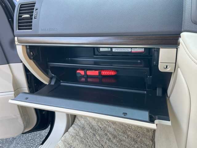 トヨタ ランドクルーザー AX 神奈川県 2018(平30)年 5万km ブラック ワンオーナー/4WD/純正SDナビ/・DTV/CD/DVD/BR/BT/全方位カメラ/クリアランスソナー/ビルトインETC2.0/前方ドライブレコーダー/トヨタセーフティセンス/・プリクラッシュセーフティ/・レーンデパーチャーアラート/・レーダークルーズコントロール/・オートマチックハイビーム/ブラインドスポットモニター/純正18インチAW/オートライト/純正LEDヘッドライト/フォグランプ/センターデフロック/プッシュEgスタート/ストップ/スマートキー×2/ドアバイザー/純正フロアマット/ターンランプ付き電動格納ドアミラー/取扱説明書/ナビ取扱説明書/新車時保証書