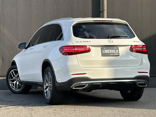 メルセデス・ベンツ ＧＬＣ２２０ d 4マチックスポーツ 香川県 2018(平30)年 5.1万km ポーラホワイト 登録時走行距離：51010km/純正ナビ/→BT/DVD/→フルセグTV/アラウンドビューモニター/バックカメラ/アダプティブクルーズコントロール/ブラインドスポットモニター/レーンキープアシスト/ヘッドアップディスプレイ/パワーシート/シートヒーター/パワーバックドア/ETC/ドライブレコーダー/革巻きステアリング/ステアリングリモコン/ハーフレザーシート/LEDヘッドライト/USB入力端子/純正フロアマット/純正19インチアルミホイール