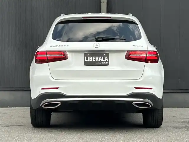 メルセデス・ベンツ ＧＬＣ２２０ d 4マチックスポーツ 香川県 2018(平30)年 5.1万km ポーラホワイト 登録時走行距離：51010km/純正ナビ/→BT/DVD/→フルセグTV/アラウンドビューモニター/バックカメラ/アダプティブクルーズコントロール/ブラインドスポットモニター/レーンキープアシスト/ヘッドアップディスプレイ/パワーシート/シートヒーター/パワーバックドア/ETC/ドライブレコーダー/革巻きステアリング/ステアリングリモコン/ハーフレザーシート/LEDヘッドライト/USB入力端子/純正フロアマット/純正19インチアルミホイール