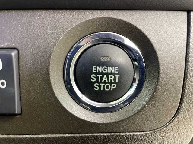 トヨタ クラウン アスリート i－Four ナビパッケージ 道央・札幌 2009(平21)年 5.9万km ブラック ・4WD/寒冷地仕様/・ムーンルーフ/・社外フルエアロ/・純正マルチ　メーカーHDDナビ/・CD/DVD/MSV/フルセグTV/・バックカメラ/・クルーズコントロール/・LEDオートライト/・フロント/リヤフォグランプ/・黒レザーシート/パワーシート/・TEIN車高調/・スマートキー/スペアキー/・純正エンジンスターター/・ETC/・積込夏タイヤ純正18インチAWセット