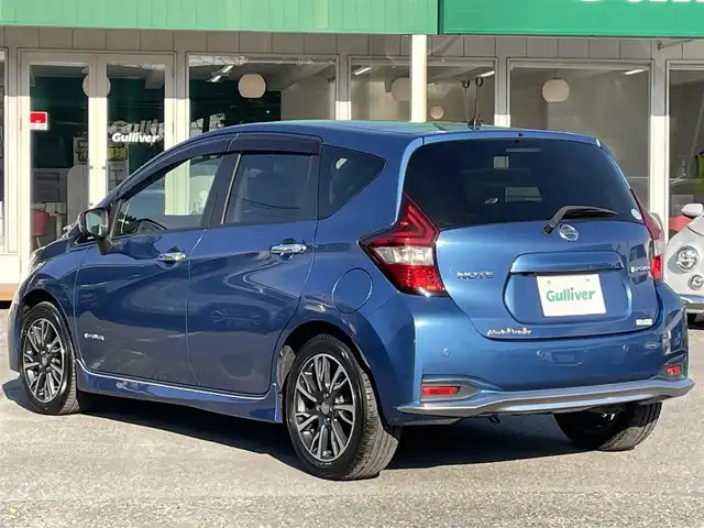 日産 ノート e－パワー X モード・プレミア 千葉県 2017(平29)年 7.4万km シャイニングブルー エマージェンシーブレーキ/アラウンドビューカメラ/インテリジェントルームミラー/社外SDナビ【AVIC-CW900】/・CD/DVD/MSV/Bluetooth/フルセグ/社外ドライブレコーダー【ND-DVR1】/純正LEDヘッドライト/純正オーテック16インチアルミホイール/前後コーナーセンサー/インテリジェントキー/ETC/オートライト/本革巻きステアリング/ドアバイザー/純正フロアマット