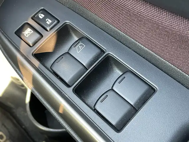 日産 ノート e－パワー X モード・プレミア 千葉県 2017(平29)年 7.4万km シャイニングブルー エマージェンシーブレーキ/アラウンドビューカメラ/インテリジェントルームミラー/社外SDナビ【AVIC-CW900】/・CD/DVD/MSV/Bluetooth/フルセグ/社外ドライブレコーダー【ND-DVR1】/純正LEDヘッドライト/純正オーテック16インチアルミホイール/前後コーナーセンサー/インテリジェントキー/ETC/オートライト/本革巻きステアリング/ドアバイザー/純正フロアマット