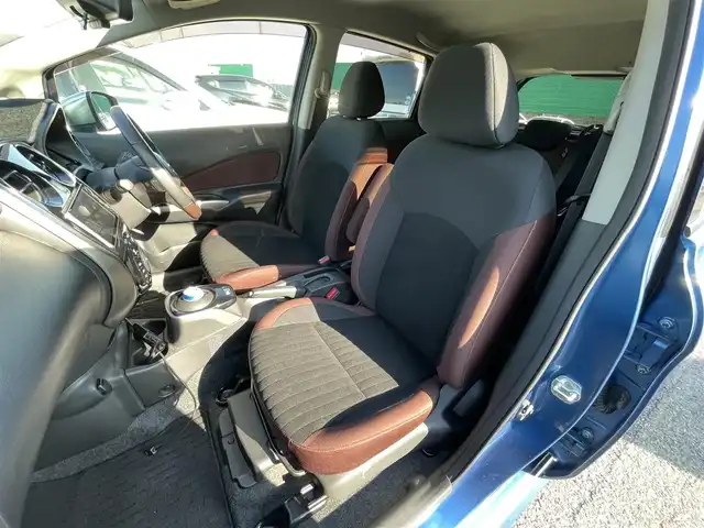 日産 ノート e－パワー X モード・プレミア 千葉県 2017(平29)年 7.4万km シャイニングブルー エマージェンシーブレーキ/アラウンドビューカメラ/インテリジェントルームミラー/社外SDナビ【AVIC-CW900】/・CD/DVD/MSV/Bluetooth/フルセグ/社外ドライブレコーダー【ND-DVR1】/純正LEDヘッドライト/純正オーテック16インチアルミホイール/前後コーナーセンサー/インテリジェントキー/ETC/オートライト/本革巻きステアリング/ドアバイザー/純正フロアマット