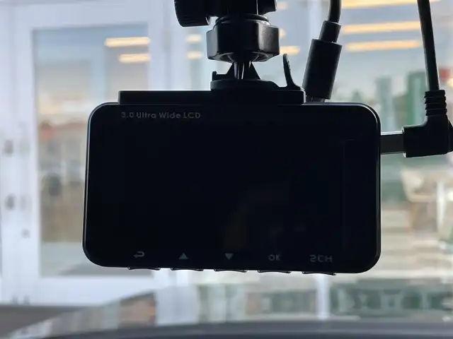 トヨタ クラウン ハイブリッド RS アドバンス Four 道央・札幌 2019(令1)年 3.6万km プレシャスブラックパール ・4WD/・プリクラッシュセーフティ/・純正メモリナビ/CD&DVD&BT&USB&microSD&フルセグTV/・バックカメラ/・前後ドライブレコーダー/・前後コーナーセンサー/・前後クリアランスソナー/・リヤクロストラフィックアラート/・パーキングサポートブレーキ/・先行車発進告知/・前席両側パワーシート/・ハーフレザーシート/・前席両側シートヒーター/・メモリシート/・ステアリングヒーター/・レーダークルーズコントロール/・パドルシフト/・ハンズフリー/・ステアリングスイッチ/・ABS/・トラクションコントロール/・レーンキープアシスト/・盗難防止装置/・オートライト/・LEDヘッドライト/・フォグランプ/・ブラインドスポットモニター/・オートリトラミラー/・純正フロアマット/・純正18インチAW