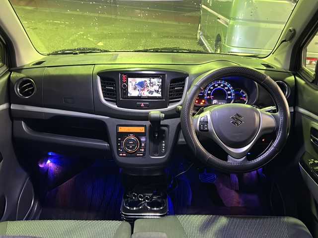 スズキ ワゴンＲ スティングレー T 群馬県 2012(平24)年 15.7万km パールホワイト ワンオーナー/４WD/ターボ/社外ナビ（CD.DVD.TV)/USB入力端子/バックカメラ/ETC/アイドリングストップ/パドルシフト/電動格納ミラー/フォグランプ/LEDヘッドライト/革巻きステアリング/スマートキー×２/ドアバイザー/社外テールランプ/ウィンカーミラー/エンジンスタートボタン/スタッドレスタイヤ４本積み込み