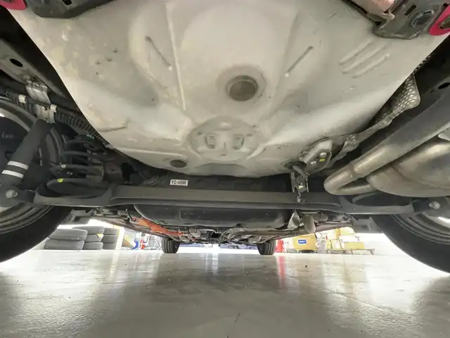 トヨタ アクア S 滋賀県 2015(平27)年 6.5万km チェリーパールクリスタルシャイン 純正9型ナビ/（BT/CD/DVD/フルセグ）/バックカメラ/前方ドライブレコーダー/ビルトインETC/モデリスタアルミホイール/衝突被害軽減ブレーキ/レーンキープアシスト/オートハイビーム/オートエアコン/オートライト/LEDヘッドライト