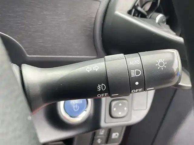 トヨタ アクア S 滋賀県 2015(平27)年 6.5万km チェリーパールクリスタルシャイン 純正9型ナビ/（BT/CD/DVD/フルセグ）/バックカメラ/前方ドライブレコーダー/ビルトインETC/モデリスタアルミホイール/衝突被害軽減ブレーキ/レーンキープアシスト/オートハイビーム/オートエアコン/オートライト/LEDヘッドライト