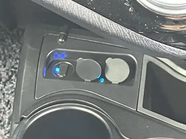 トヨタ アクア S 滋賀県 2015(平27)年 6.5万km チェリーパールクリスタルシャイン 純正9型ナビ/（BT/CD/DVD/フルセグ）/バックカメラ/前方ドライブレコーダー/ビルトインETC/モデリスタアルミホイール/衝突被害軽減ブレーキ/レーンキープアシスト/オートハイビーム/オートエアコン/オートライト/LEDヘッドライト