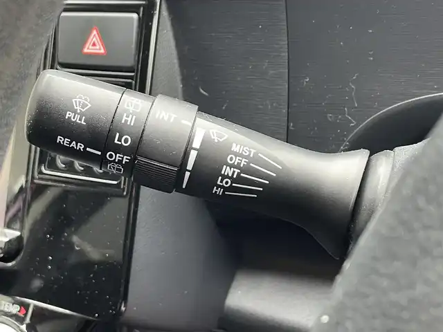 トヨタ アクア S 滋賀県 2015(平27)年 6.5万km チェリーパールクリスタルシャイン 純正9型ナビ/（BT/CD/DVD/フルセグ）/バックカメラ/前方ドライブレコーダー/ビルトインETC/モデリスタアルミホイール/衝突被害軽減ブレーキ/レーンキープアシスト/オートハイビーム/オートエアコン/オートライト/LEDヘッドライト