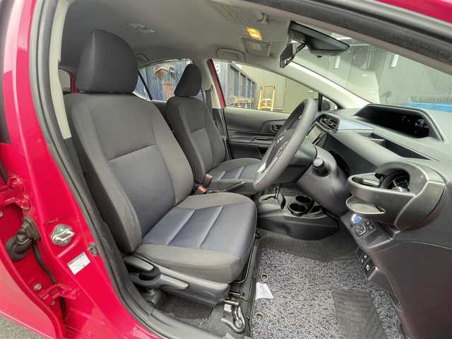 トヨタ アクア S 滋賀県 2015(平27)年 6.5万km チェリーパールクリスタルシャイン 純正9型ナビ/（BT/CD/DVD/フルセグ）/バックカメラ/前方ドライブレコーダー/ビルトインETC/モデリスタアルミホイール/衝突被害軽減ブレーキ/レーンキープアシスト/オートハイビーム/オートエアコン/オートライト/LEDヘッドライト