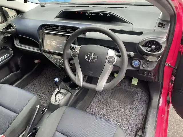 トヨタ アクア S 滋賀県 2015(平27)年 6.5万km チェリーパールクリスタルシャイン 純正9型ナビ/（BT/CD/DVD/フルセグ）/バックカメラ/前方ドライブレコーダー/ビルトインETC/モデリスタアルミホイール/衝突被害軽減ブレーキ/レーンキープアシスト/オートハイビーム/オートエアコン/オートライト/LEDヘッドライト