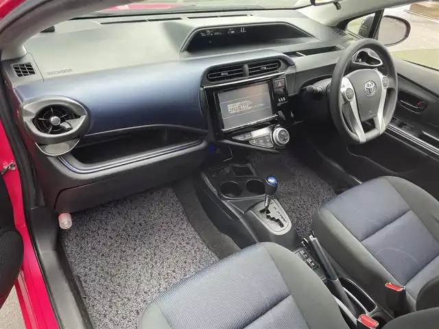 トヨタ アクア S 滋賀県 2015(平27)年 6.5万km チェリーパールクリスタルシャイン 純正9型ナビ/（BT/CD/DVD/フルセグ）/バックカメラ/前方ドライブレコーダー/ビルトインETC/モデリスタアルミホイール/衝突被害軽減ブレーキ/レーンキープアシスト/オートハイビーム/オートエアコン/オートライト/LEDヘッドライト