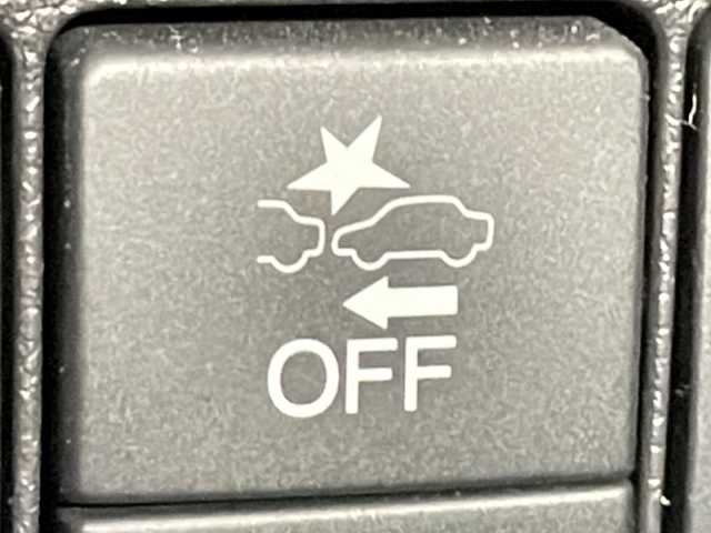 ホンダ シャトル ハイブリッド ホンダセンシング 広島県 2018(平30)年 2.1万km ルナシルバーM 社外ナビ　/バックカメラ　/衝突軽減ブレーキ　/レーンキープアシスト　/スマートキー　/Bluetooth　/踏み間違い防止　/横滑り防止　/オートエアコン　/DVD　/ヘッドライトレベライザー　/電動格納ミラー　/ETC/純正１５インチホイールキャップ(185/60/R15)/エアバック（運転席/助手席）