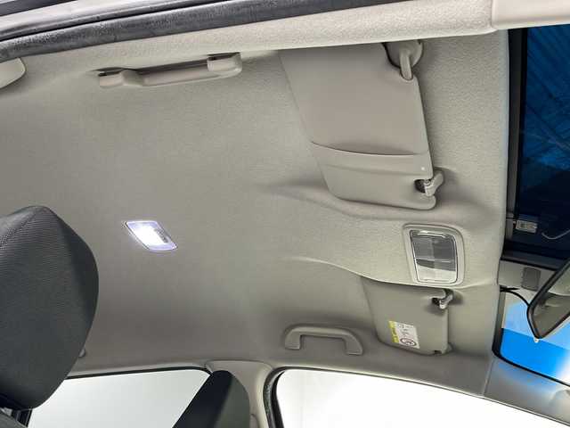 ホンダ シャトル ハイブリッド ホンダセンシング 広島県 2018(平30)年 2.1万km ルナシルバーM 社外ナビ　/バックカメラ　/衝突軽減ブレーキ　/レーンキープアシスト　/スマートキー　/Bluetooth　/踏み間違い防止　/横滑り防止　/オートエアコン　/DVD　/ヘッドライトレベライザー　/電動格納ミラー　/ETC/純正１５インチホイールキャップ(185/60/R15)/エアバック（運転席/助手席）