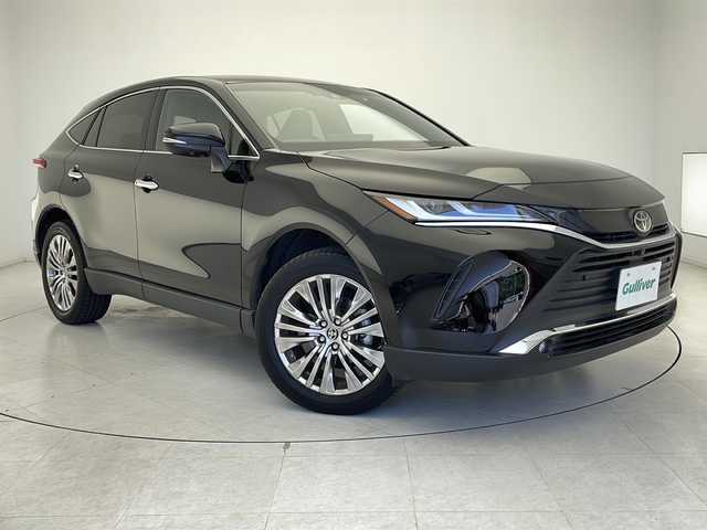 トヨタ ハリアー Z 千葉県 2023(令5)年 0.9万km ブラック 禁煙車/純正12.3インチナビ/（AppleCarPlay/AndroidAuto/USB/BT/フルセグTV）/全方位カメラ/ビルトインETC2.0/JBLサウンド/前方ドラレコ/ハーフレザーシート/運転席パワーシート/パワーバックドア/デジタルインナーミラー/BSM/ヘッドアップディスプレイ/LEDヘッドライト/オートライト/オートハイビーム/プリクラッシュセーフティ/レーントレーシングアシスト/レーダークルーズコントロール/クリアランスソナー/MTモード付AT/電動パーキングブレーキ/オートブレーキホールド/プッシュスタート/スマートキー