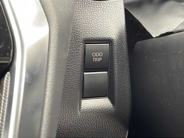 トヨタ ハリアー Z 千葉県 2023(令5)年 0.9万km ブラック 禁煙車/純正12.3インチナビ/（AppleCarPlay/AndroidAuto/USB/BT/フルセグTV）/全方位カメラ/ビルトインETC2.0/JBLサウンド/前方ドラレコ/ハーフレザーシート/運転席パワーシート/パワーバックドア/デジタルインナーミラー/BSM/ヘッドアップディスプレイ/LEDヘッドライト/オートライト/オートハイビーム/プリクラッシュセーフティ/レーントレーシングアシスト/レーダークルーズコントロール/クリアランスソナー/MTモード付AT/電動パーキングブレーキ/オートブレーキホールド/プッシュスタート/スマートキー