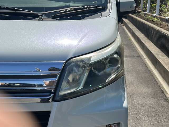 ダイハツ ムーヴ カスタム X SA 茨城県 2013(平25)年 11.4万km パールホワイトⅢ フルセグテレビ/SDナビ/DVD再生機能/ベンチシート/純正アルミホイール/プッシュスタート/横滑り防止機能/オートライト/純正フロアマット