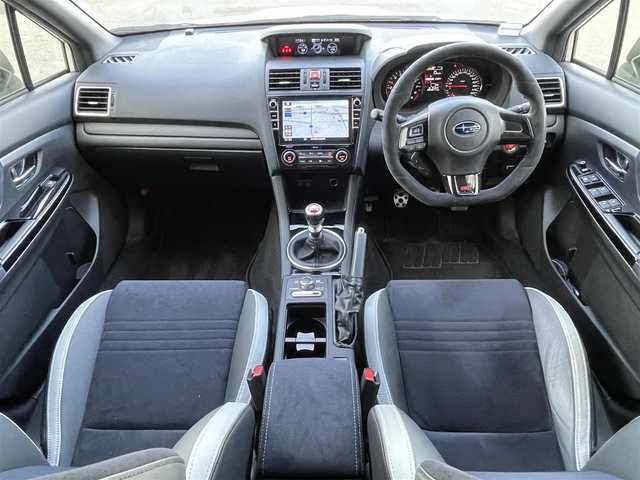 スバル ＷＲＸ ＳＴＩ EJ20 Final edition full package 埼玉県 2020(令2)年 4.9万km クリスタルホワイトP 555台限定車/ワンオーナー /禁煙車/純正BBS製7本Y字スポークゴールド塗装アルミホイール/STiフロント/サイドアンダースポイラー/brembo製18インチブレーキ(フロント対向6ポッド/リア対向2ポッド)/「STi」ロゴ入シルバー塗装キャリパー/ブラックドアミラー(LED式ウインカー付)/「STi」エンブレム付ブラックサイドガーニッシュ//サイドシルスポイラー/大型ウイングタイプリアスポイラー/LEDヘッドランプ/・オートライト/ハイビームアシスト/OPフルパッケージ/・リアビークルディテクション/・フロント/サイドビューモニター/・ハイビームアシスト/・ウェルカムライティング/・RECARO製フロントシート/A2Mプロテクトカーセキュリティあり/純正8インチメモリナビ ・フルセグTV/・DVD/BD再生可/・Bluetooth/バックカメラ/前席パワーシート/シートヒーター/ハーフレザーシート/ETC2.0/純正ドラレコ/プッシュエンジンスタート/スマートキー×2/新車時保証書/取扱説明書