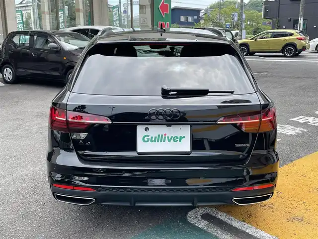 アウディ アウディ Ａ４ ブラックスタイルプラス 静岡県 2022(令4)年 0.5万km 黒 登録時走行4133KM/ワンオーナー/純正ナビ/BT/USB/アルパインフルセグチューナー/全方位カメラ/ハーフレザーシート/全席シートヒーター /前席パワーシート/運転席シートメモリー/パワーバックドア/純正前後ドライブレコーダー/ビルトインETC2.0/衝突軽減ブレーキ/レーンキープアシスト/レーダークルーズコントロール/ブラインドスポットモニター/クリアランスソナー/LEDヘッドライト/純正19インチAW/スマートキー×2/保証書/取扱説明書