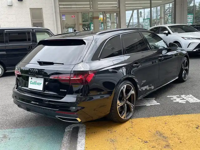 アウディ アウディ Ａ４ ブラックスタイルプラス 静岡県 2022(令4)年 0.5万km 黒 登録時走行4133KM/ワンオーナー/純正ナビ/BT/USB/アルパインフルセグチューナー/全方位カメラ/ハーフレザーシート/全席シートヒーター /前席パワーシート/運転席シートメモリー/パワーバックドア/純正前後ドライブレコーダー/ビルトインETC2.0/衝突軽減ブレーキ/レーンキープアシスト/レーダークルーズコントロール/ブラインドスポットモニター/クリアランスソナー/LEDヘッドライト/純正19インチAW/スマートキー×2/保証書/取扱説明書
