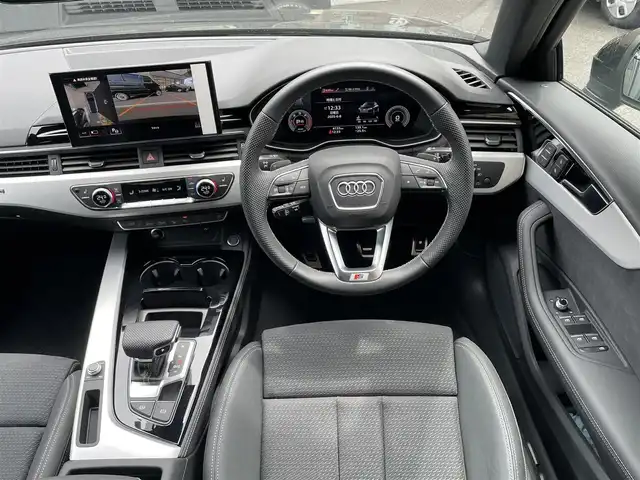 アウディ アウディ Ａ４ ブラックスタイルプラス 静岡県 2022(令4)年 0.5万km 黒 登録時走行4133KM/ワンオーナー/純正ナビ/BT/USB/アルパインフルセグチューナー/全方位カメラ/ハーフレザーシート/全席シートヒーター /前席パワーシート/運転席シートメモリー/パワーバックドア/純正前後ドライブレコーダー/ビルトインETC2.0/衝突軽減ブレーキ/レーンキープアシスト/レーダークルーズコントロール/ブラインドスポットモニター/クリアランスソナー/LEDヘッドライト/純正19インチAW/スマートキー×2/保証書/取扱説明書