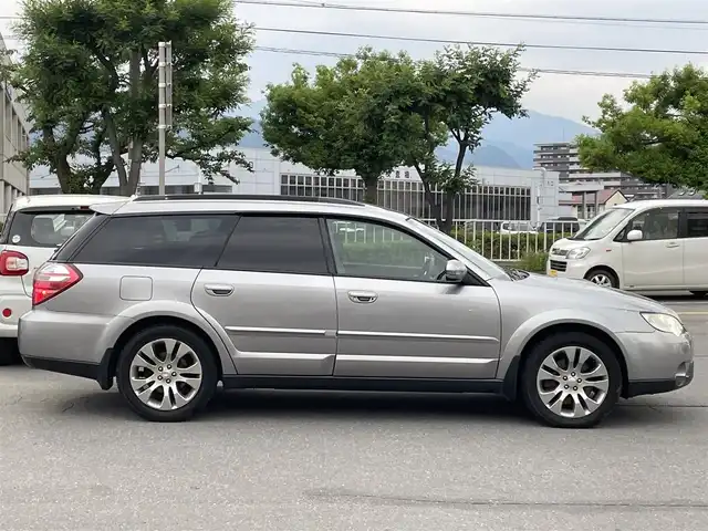 スバル アウトバック 2．5XT EyeSight 長野県 2008(平20)年 13.6万km 黒 4WD/クルーズコントロール追従無/前席パワーシート/D席シートヒーター/ルーフレール/横滑り防止装置/革ステアリング/社外フロアマット/キセノンヘッドライト/ダブルサイドエアバック/保証書、取扱説明書