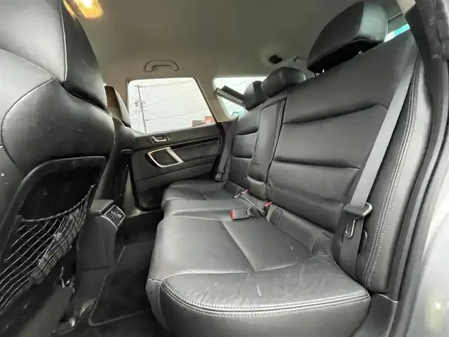 スバル アウトバック 2．5XT EyeSight 長野県 2008(平20)年 13.6万km 黒 4WD/クルーズコントロール追従無/前席パワーシート/D席シートヒーター/ルーフレール/横滑り防止装置/革ステアリング/社外フロアマット/キセノンヘッドライト/ダブルサイドエアバック/保証書、取扱説明書