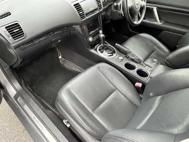 スバル アウトバック 2．5XT EyeSight 長野県 2008(平20)年 13.6万km 黒 4WD/クルーズコントロール追従無/前席パワーシート/D席シートヒーター/ルーフレール/横滑り防止装置/革ステアリング/社外フロアマット/キセノンヘッドライト/ダブルサイドエアバック/保証書、取扱説明書