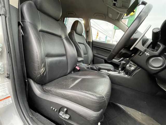 スバル アウトバック 2．5XT EyeSight 長野県 2008(平20)年 13.6万km 黒 4WD/クルーズコントロール追従無/前席パワーシート/D席シートヒーター/ルーフレール/横滑り防止装置/革ステアリング/社外フロアマット/キセノンヘッドライト/ダブルサイドエアバック/保証書、取扱説明書