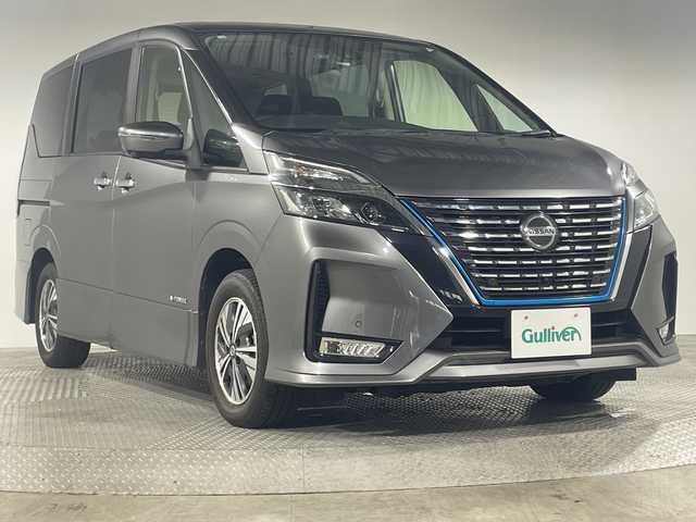 日産 セレナ e－パワー ハイウェイスター V 神奈川県 2020(令2)年 7万km ダークメタルグレー 純正10型SDナビゲーション【MM519D-L】/純正後席モニター/フルセグ　CD DVD　HDMI　AM FM /セーフティパックA/インテリジェントアラウンドビューモニター/ふらつき警報/ヒーター付きドアミラー/ハンズフリー両側電動スライドドア【サンシェード】/全方位運転支援システム/インテリジェントエマージェンシーブレーキ/標識検知機能/踏み間違い防止アシスト/車線逸脱警報システム/車線逸脱警報/後側方衝突防止支援システム/後側方車両検知警報/後退時車両検知警報/クルーズコントロール/オートハイビーム/ドライブモード/前後ソナー/社外前ドライブレコーダー/ビルトインETC/プッシュスタート/インテリジェントキー/アダブティブLEDヘッドランプ/LEDフロントフォグランプ/オートライト/純正サイドスポイラー　リアスポイラー/純正15インチアルミホイール/取説　保証書/スペアキー　