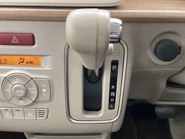 スズキ ラパン X 長野県 2017(平29)年 3.8万km ピュアホワイトP 4WD/純正メモリナビ/Bluetooth/CD/フルセグTV/全方位カメラ/衝突被害軽減システム/横滑り防止装置/盗難防止装置/シートヒーター（運転席、助手席）/社外14インチAW装着/純正AW付き夏タイヤ4本積込/純正フロアマット/ドアバイザー/LEDヘッドライト/ステアリングスイッチ/スマートキー/スペアキー1本/電動格納ミラー/プッシュスタート