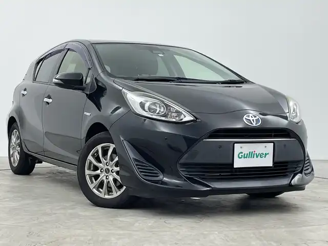 トヨタ アクア S スタイルブラック 三重県 2018(平30)年 5.7万km ブラックマイカ 禁煙車/社外ナビ/CD/DVD/BT/MSV/フルセグTV/ドライブレコーダー/クリアランスソナー/ステアリングリモコン/ETC/スタッドレスタイヤ積込（ホイール付き）/LEDライト/プリクラッシュセーフティ/オートハイビーム/スマートキー