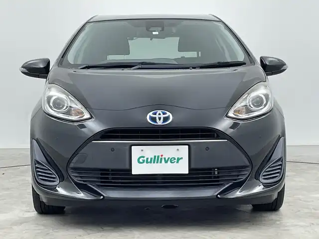 トヨタ アクア S スタイルブラック 三重県 2018(平30)年 5.7万km ブラックマイカ 禁煙車/社外ナビ/CD/DVD/BT/MSV/フルセグTV/ドライブレコーダー/クリアランスソナー/ステアリングリモコン/ETC/スタッドレスタイヤ積込（ホイール付き）/LEDライト/プリクラッシュセーフティ/オートハイビーム/スマートキー