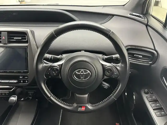トヨタ プリウス ＰＨＶ S GRスポーツ 兵庫県 2018(平30)年 8.1万km グレーメタリック 純正SDナビ(CD/DVD/フルセグ/Bluetooth)/バックカメラ/追従型クルーズコントロール/ハーフレザーシート/シートヒーター/4本出しマフラー/純正18インチアルミホイール/純正フロアマット/オートライト/オートマチックハイビーム/LEDヘッドライト/ETC/スペアキー