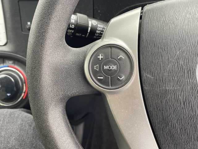 トヨタ アクア S 千葉県 2013(平25)年 6.8万km シルバーM 純正ナビ/・CD/BT/ETC/電動格納ミラー/LEDヘッドライト/フォグランプ/フロアマット/バックカメラ/ドアバイザー