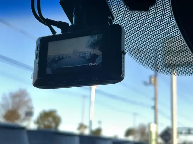 ホンダ ステップワゴン スパーダ クールスピリット 千葉県 2016(平28)年 10.1万km ホワイトオーキッドパール 純正HDD7インチナビ（VXM-175VFi）/　（BT/DVD/CD/AM/FM)/純正フリップダウンモニター（リモコン無し）/エンジンスターター/前席シートヒーター/前後ドラレコ/ETC/レーダークルーズコントロール/ホンダセンシング/　・衝突軽減ブレーキ/　・レーンキープ/　・先行車お知らせ/　・誤発進抑制/　・標識認識/両側パワースライド/パドルシフト/スペアキー/取説/保証書